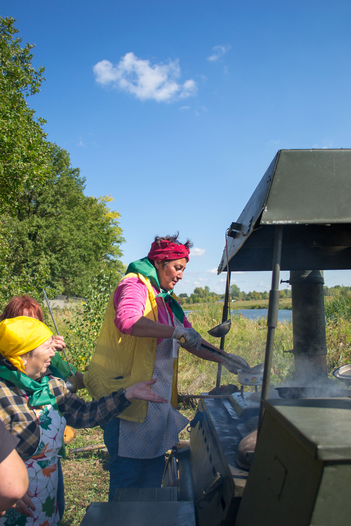 Подкрепиться кашей и компотом после активностей - милое дело