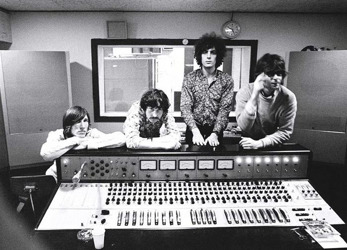 Pink Floyd   , 1967 .  :  ,  ,  ,  