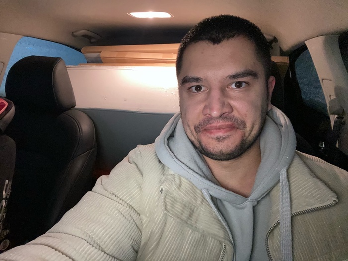 Вся машина забита зеркалами