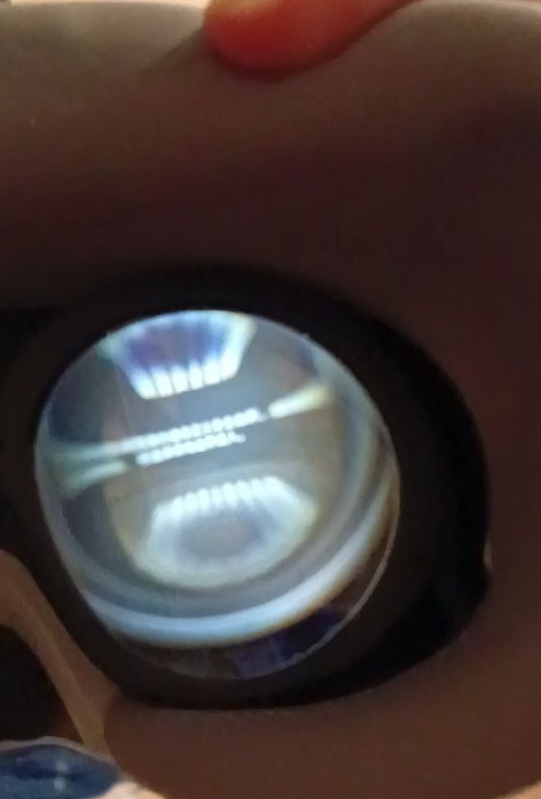 Шлем был активирован ранее, т.е. экрана первого включения не было, было сразу предложение создать игровую зону.