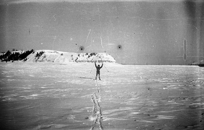 Что за НЛО летают над Стрелкой я не знаю, но решил не убирать.