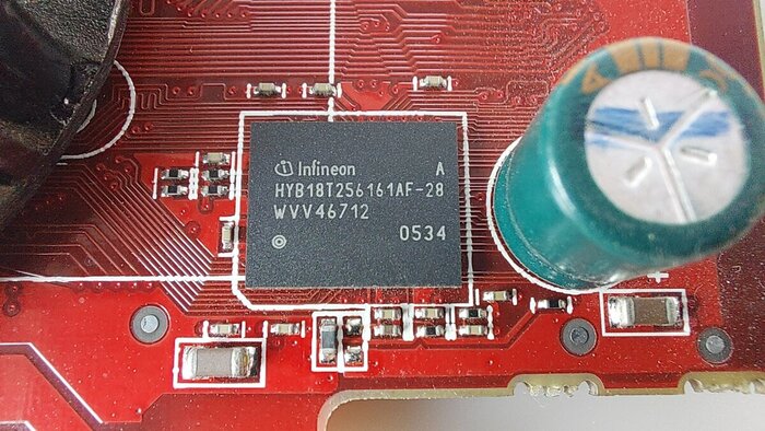   Infineon HYB18T256161AF-28.