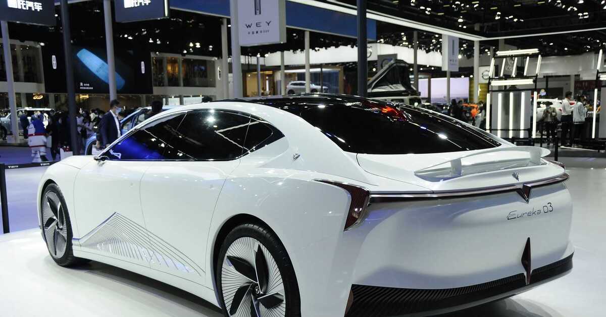 Машины 2023 фото. Neta электромобиль 2022. Китайские электромобили 2022. Электрокар Китай 2022. Тесла 2022 концепт.