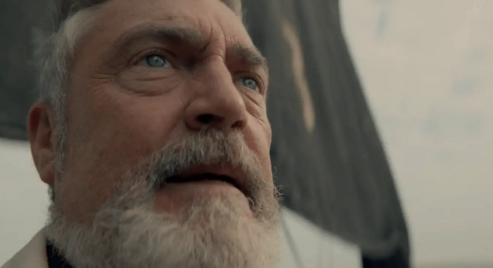 Местный Гарп. Даже более суровый чем в аниме. Метание ядер голыми руками прилагается.