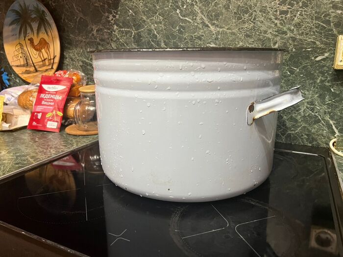 Просто плита маленькая...