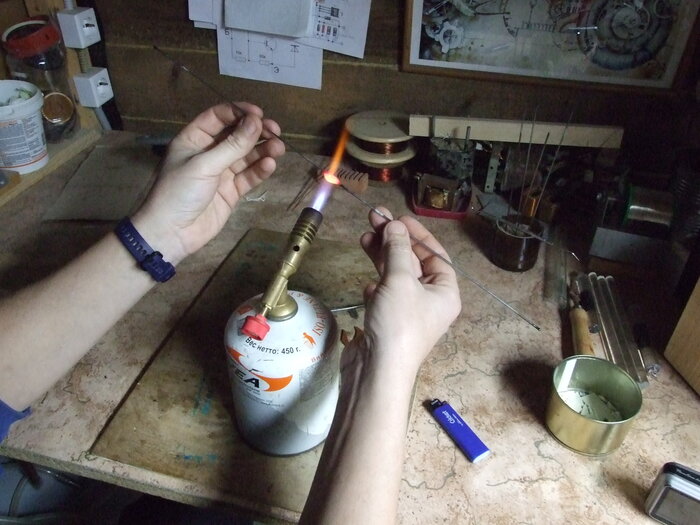 Фото 8. Расплавление стекла в каплю.