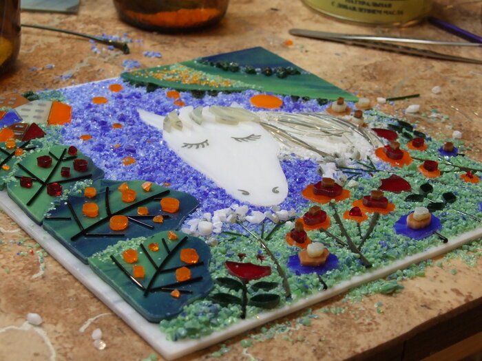 Фото 13. Панно «Лошадь белая» в сборе, перед спеканием.