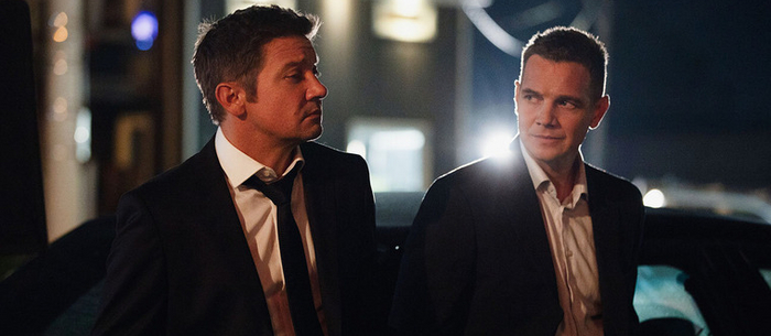 Майк (Джереми Реннер) и Кайл (Тейлор Хэндли)