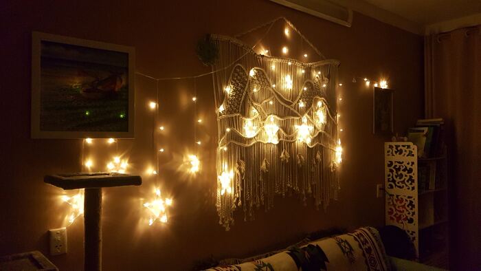 Вот так панно выглядит в ночном свете с новогодней гирляндой.