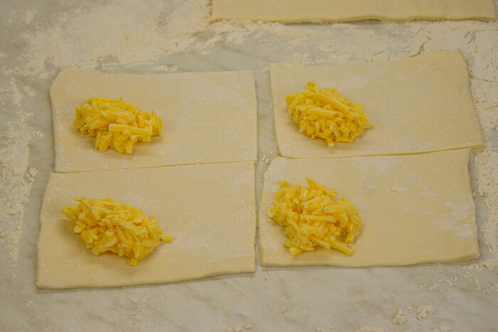 шаг 4: тесто с начинкой