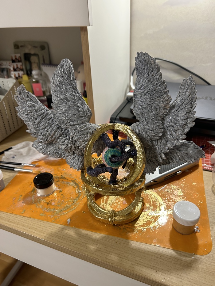 Фима без кристаллов, тут видно те самые блестки для крыльев