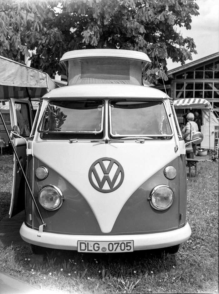 Mamiya 645. Sekor C 80mm f/2.8 Ilford HP5+