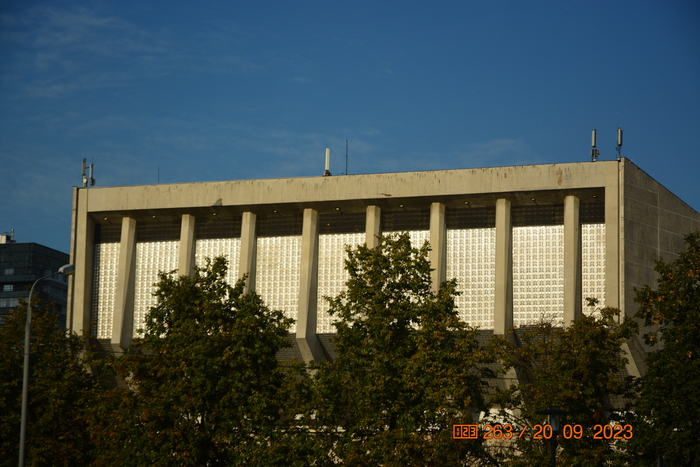 Отражение солнца ДЦ «Динамо»