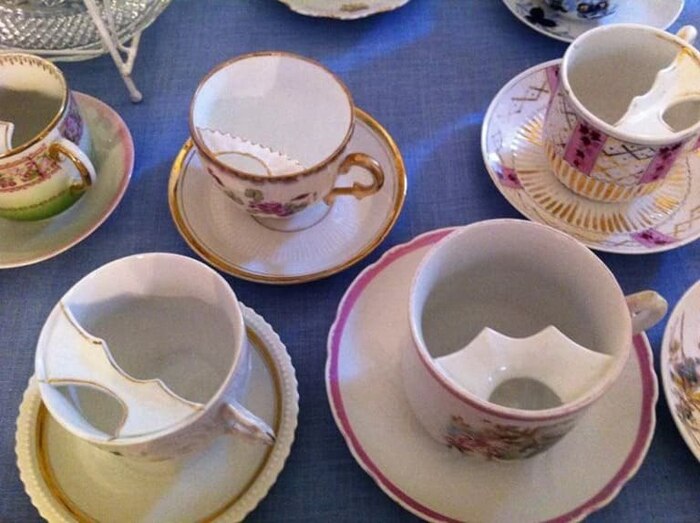 В викторианскую эпоху усатые мужчины использовали специальные чашки Фотография, Историческое фото, Сервиз, Усы
