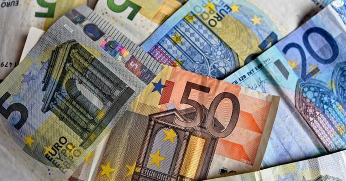 Зачем нужен евро. Банкноты евро 500. Евро. Зачем нужен евро. Евро 4.