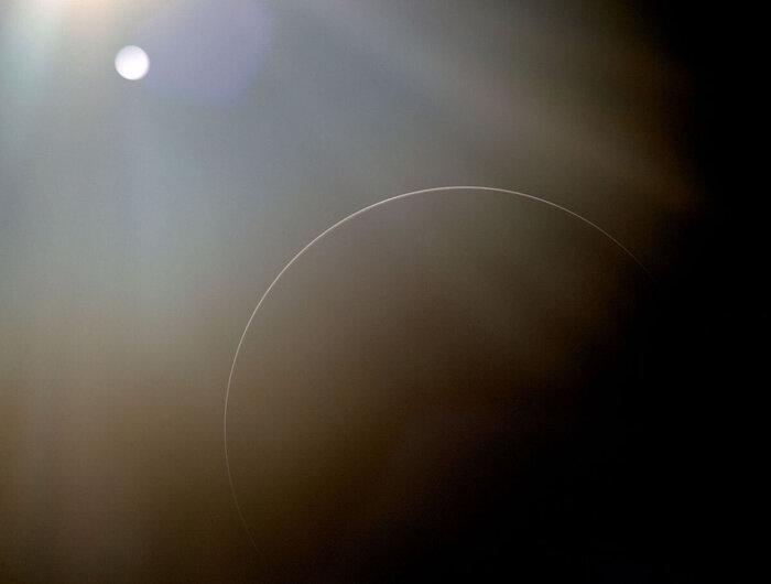 Это фотография Земли, сделанная экипажем миссии "Аполлон-12" во время возвращения домой. Неужели и эту фотографию подделали в павильоне?:)