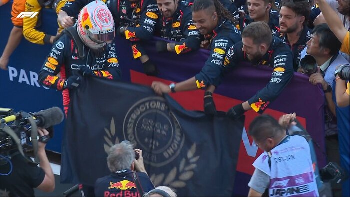 Месть за Сингапур. Ферстаппен возвращается на вершину и приносит Red Bull командный трофей. Обзор Гран-При Японии (22.09.23-24.09.23) Формула 1, Автоспорт, Гонки, Чемпионат мира, Япония, Судзука, Red Bull, Ferrari, Мерседес, McLaren, Макс Ферстаппен, Серхио Перес, Ландо Норрис, Шарль Леклер, Льюис Хэмилтон, Джордж Расселл, Длиннопост