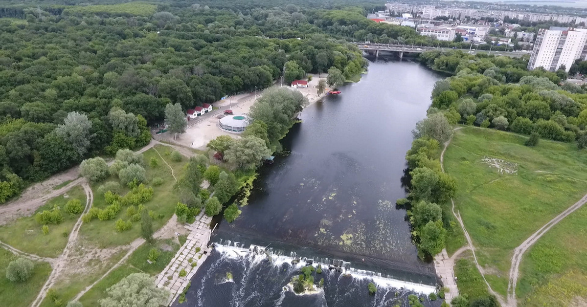 Город на сейме. Река Сейм Курская. Речка Сейм Курск. Плотина на Сейму в Курске.