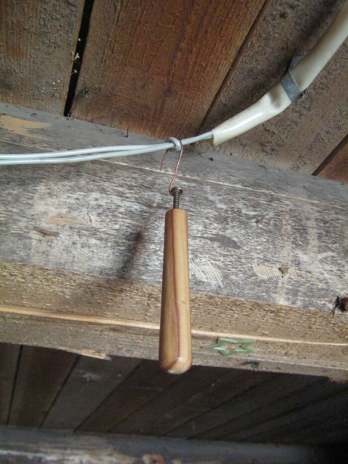 Фото 5. Сушка лакированной ручки.