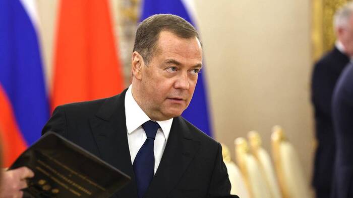 Медведев заявил, что Россия готова к прямому конфликту с НАТО Политика, Дмитрий Медведев, НАТО