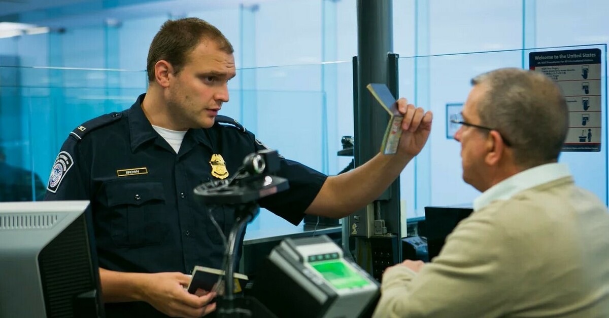 Border control. Таможенно-Пограничная служба США. Таможня паспортный контроль. Паспортный контроль США. Таможенная служба США.