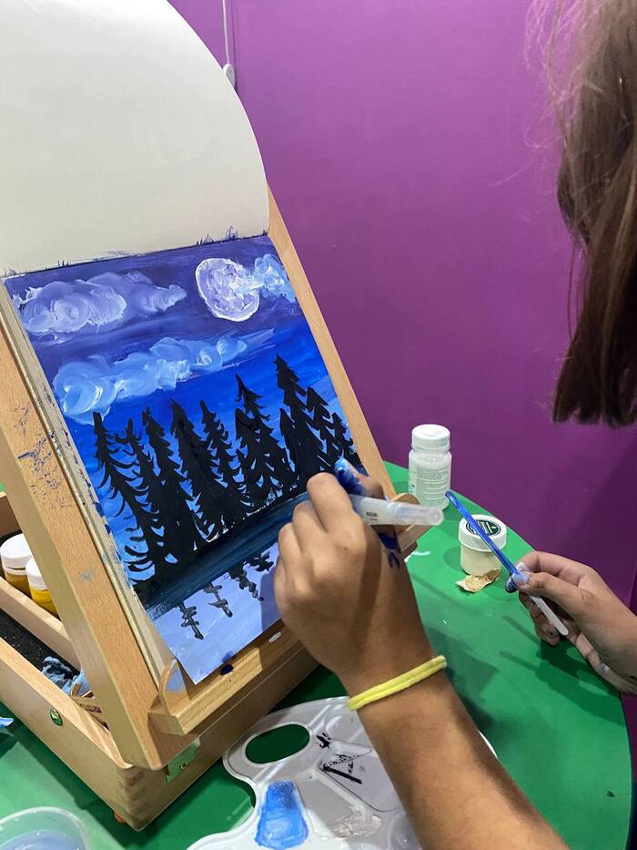 А это вообще этюдник, но мне с ним не удобно. А вот ученице норм.