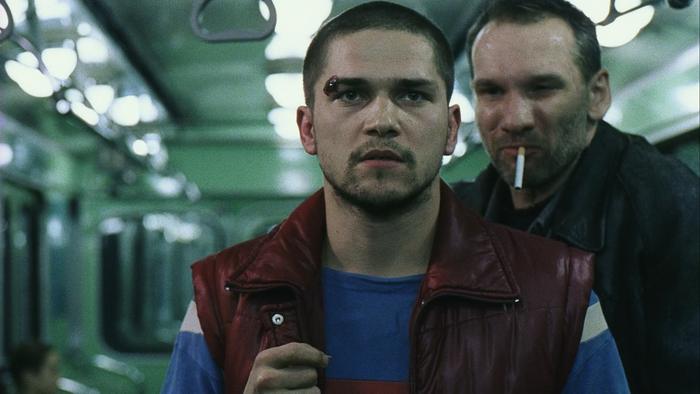 Тиби озвучил Иван Жарков ( голос Криса Хемсфорта и конечно Тора)