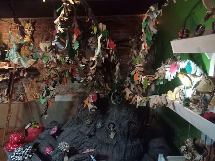 Дерево желаний из папье-маше.