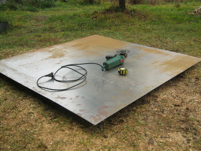 Фото 11. Лист стали – заготовка для электродов.