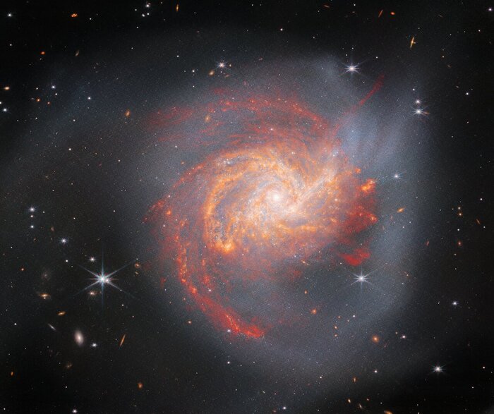   .   NGC 3256 , , , , NASA, , ,  