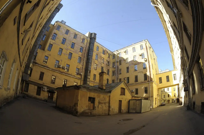 улица Росси , Театральная