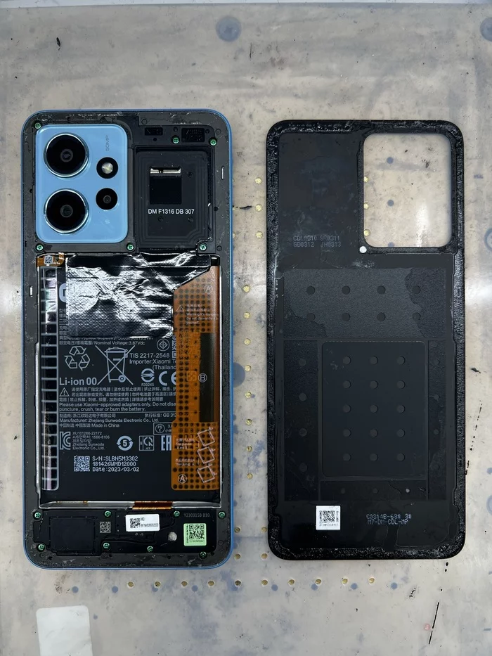 Разборка Redmi Note 12 — снятие задней крышки перед заменой стекла