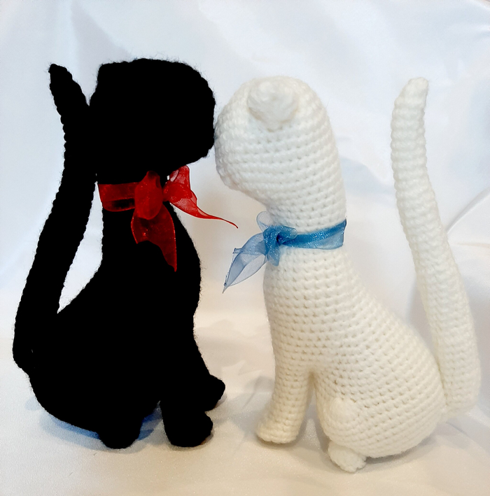 Пряжа YarnArt Jeans (55% хлопок, 45% акрил). Размер 15 см. Цена 900 руб.