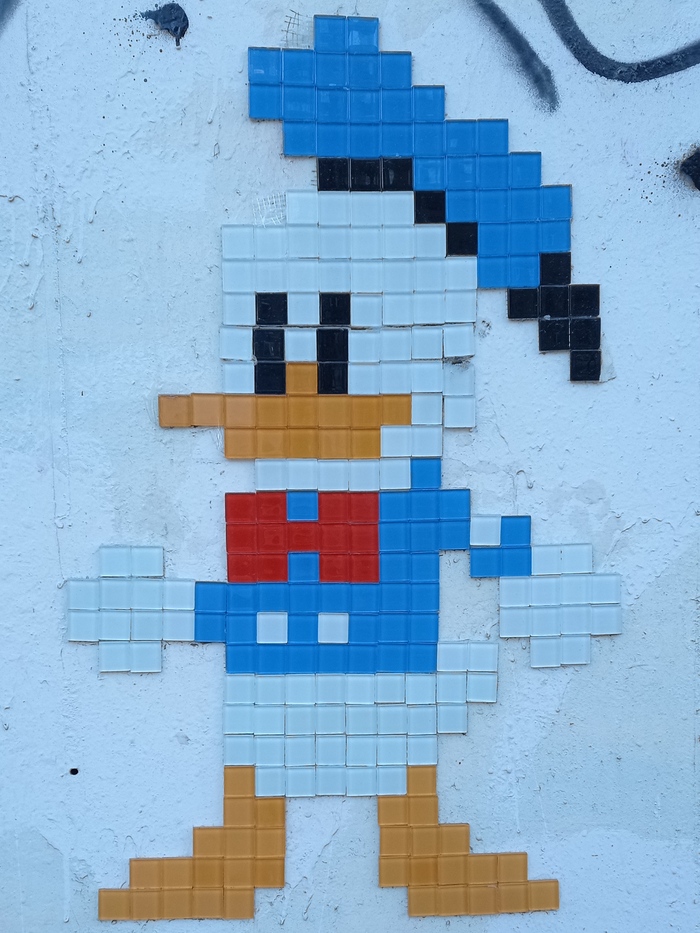 Этот товарищ тоже был на коммуникационном шкафу