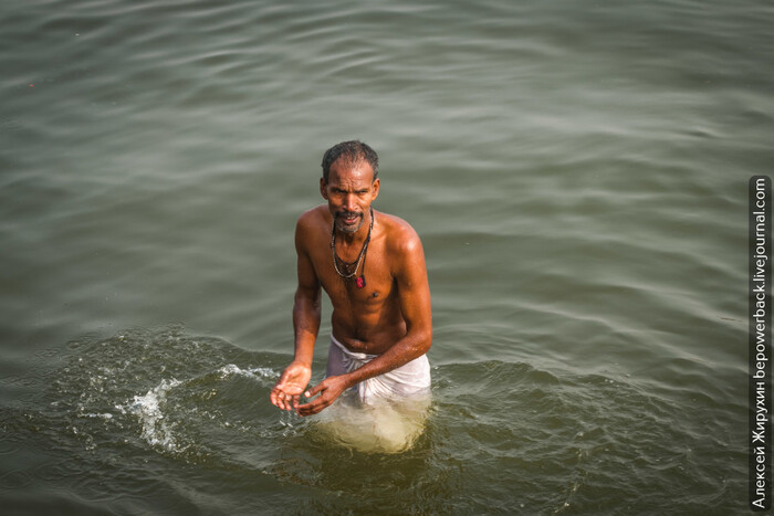 Ганг — самая грязная река в мире. А тут моются и пьют из нее Туристы, Путешествия, Туризм, Азия, Индия, Ганг, Экология, Варанаси, Длиннопост Ганг — самая грязная река в мире. А тут моются и пьют из нее Туристы, Путешествия, Туризм, Азия, Индия, Ганг, Экология, Варанаси, Длиннопост