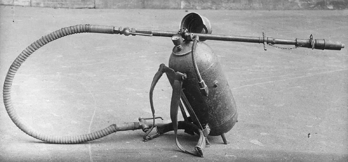 Огнемет – искусство управляемого огня!