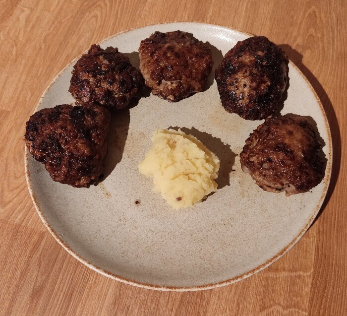 Котлетки с пюрешкой