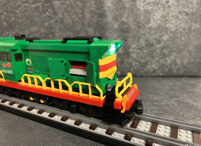 Такое LEGO мы покупаем: ЧМЭ3 из кубиков LEGO, Транспорт, РЖД, Локомотив, Поезд, Железная дорога, Авито, Самоделки, Конструктор, Видео, YouTube, Длиннопост, ВКонтакте (ссылка)