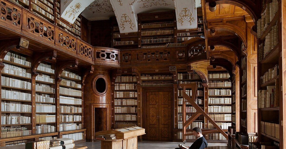 Common library. Библиотека Кремсмюнстерского аббатства, Австрия. Старинная библиотека. Старинное здание библиотеки.