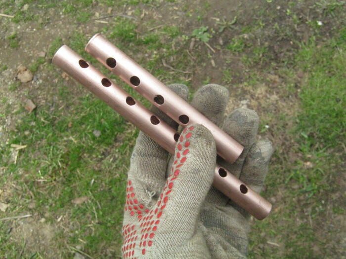 Фото 13. Ключевой момент удачной пайки – хорошо зачищенные поверхности, словом – наждачки не жалеть. На фото зачищенные некрупной шкуркой «флейты».