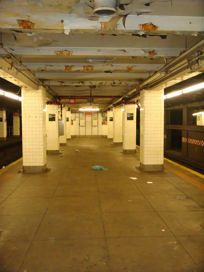 Хойт-стрит самая некрасивая станция метро Нью Йорка