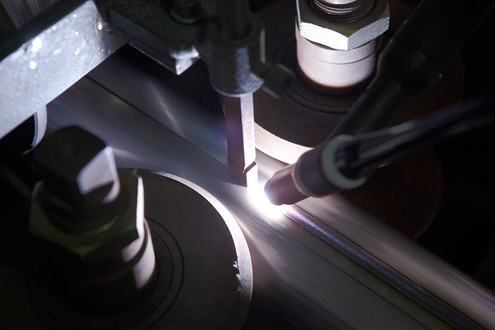 Автоматическая сварка шва на корпусе погружного насоса