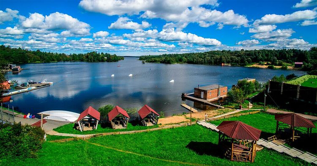 Водный парк развлечений в ленобласти на озере. База отдыха Северный берег Токсово. Озеро Хепоярви в Токсово. Озеро Хепоярви Северный берег. Северный склон озеро Хепоярви.