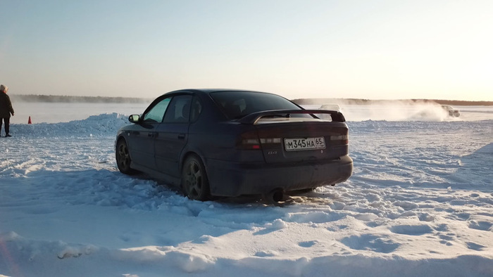 Моё сцубаро боком не умеет - блокировки настроены ехать по дуге и без скольжений.