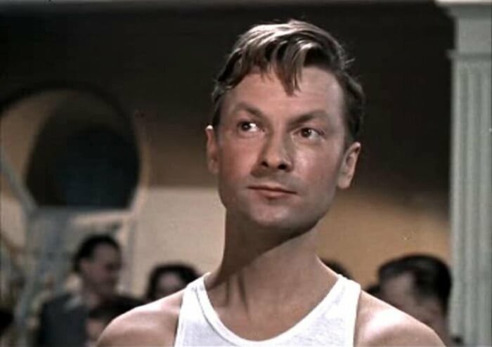 Кадр из фильма "Запасной игрок" (1954 года)