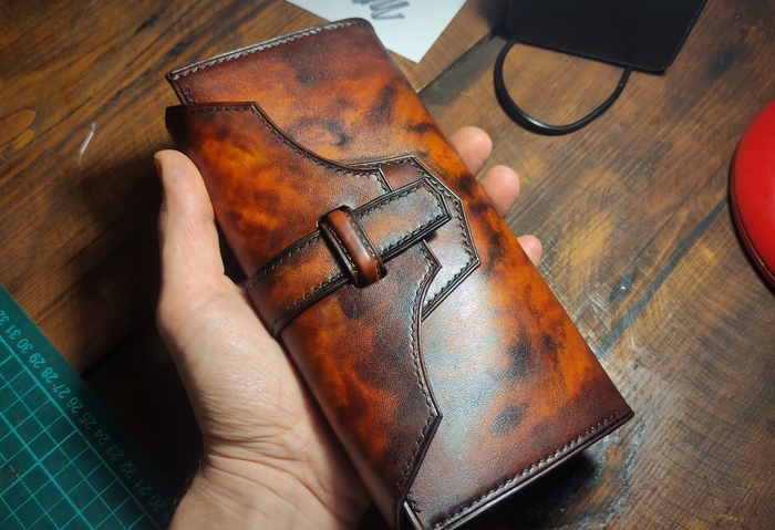 Возможно добавить ручку/хлястик.