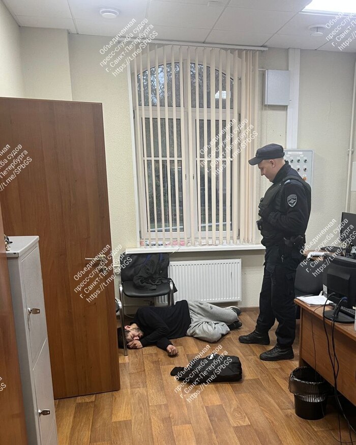 В Петербурге мужчина проспал заседание суда
