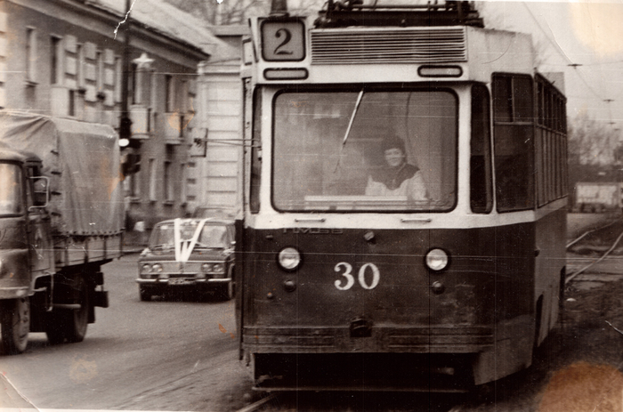 1983 г. (примерно). Трамвай №2 на проспекте Победы