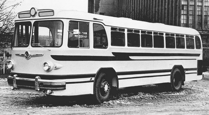 На фото: ЗИЛ 129