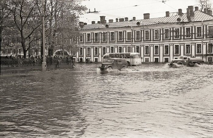 : <!--noindex--><a href="https://pikabu.ru/story/voda_voda_krugom_voda_istoriya_razrushitelnyikh_navodneniy_v_peterburge_10770869?u=http%3A%2F%2Frussiainphoto.ru&t=russiainphoto.ru&h=266cc09f74bf87e1e4701c93b25e21bc72c02252" title="http://russiainphoto.ru" target="_blank" rel="nofollow noopener">russiainphoto.ru</a><!--/noindex-->